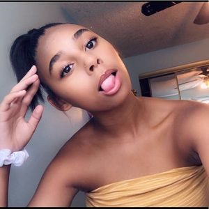 Meet your Posher, Olivia